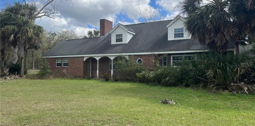 House in Branford, Florida 5 bedrooms, 240.06 sq.m. № 1582013