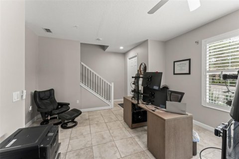 Touwnhouse à vendre à Lake Mary, Floride: 3 chambres, 203.18 m2 № 2149697 - photo 5
