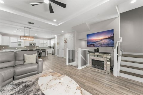 Touwnhouse à vendre à Lake Mary, Floride: 3 chambres, 203.18 m2 № 2149697 - photo 8