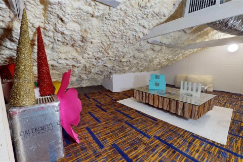 Villa ou maison à louer à Miami, Floride: 2 chambres, 148.64 m2 № 1841159 - photo 17