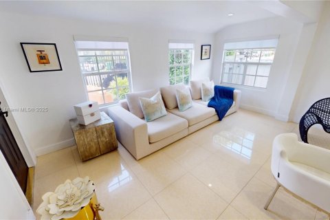 Villa ou maison à louer à Miami, Floride: 2 chambres, 148.64 m2 № 1841159 - photo 7
