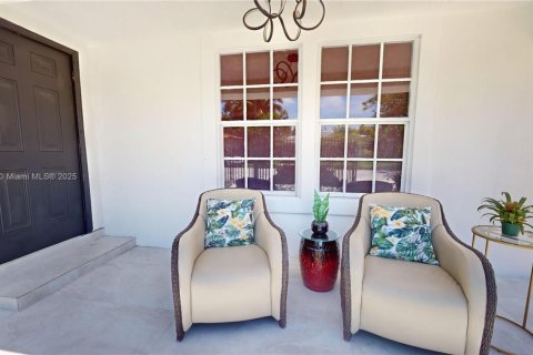 Villa ou maison à louer à Miami, Floride: 2 chambres, 148.64 m2 № 1841159 - photo 3