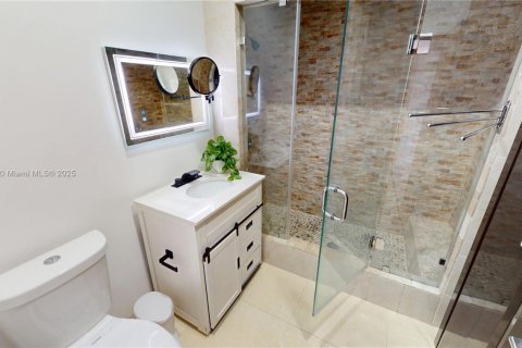 Villa ou maison à louer à Miami, Floride: 2 chambres, 148.64 m2 № 1841159 - photo 15