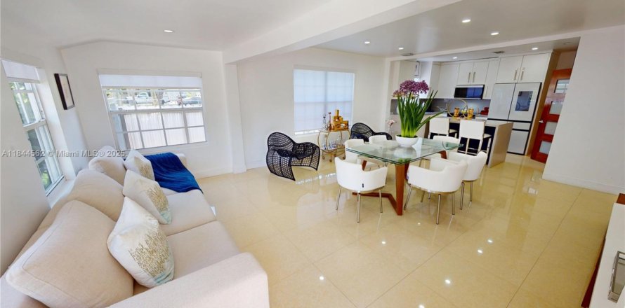 Villa ou maison à Miami, Floride 2 chambres, 148.64 m2 № 1841159