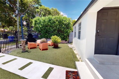 Villa ou maison à louer à Miami, Floride: 2 chambres, 148.64 m2 № 1841159 - photo 4