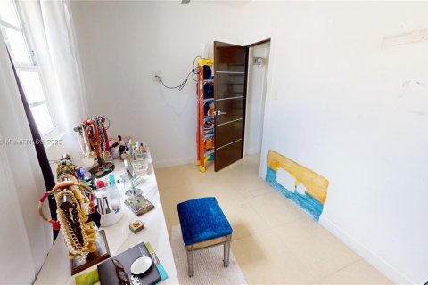 Villa ou maison à louer à Miami, Floride: 2 chambres, 148.64 m2 № 1841159 - photo 14