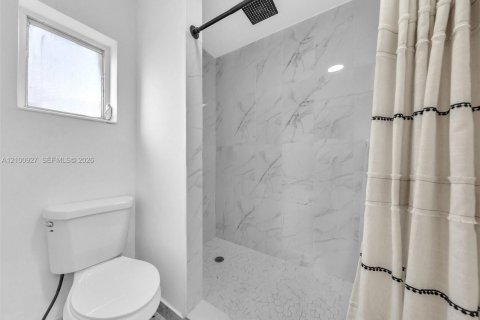 House in Davie, Florida 4 bedrooms, 115.66 sq.m. № 2402474 - photo 24