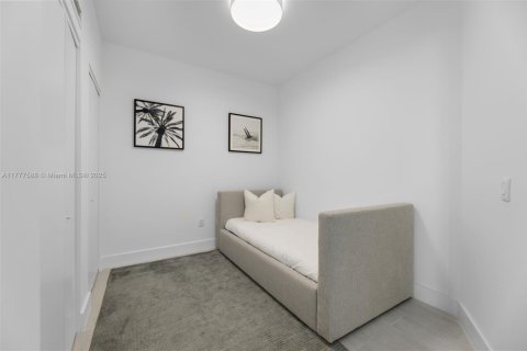 Condominio en alquiler en Miami, Florida, 3 dormitorios, 157.75 m2 № 1937396 - foto 27