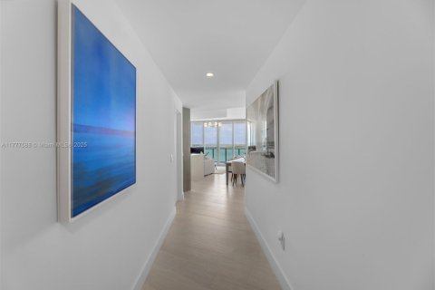 Condo in Miami, Florida, 3 bedrooms  № 1937396 - photo 21