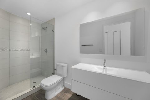 Condo in Miami, Florida, 3 bedrooms  № 1937396 - photo 26