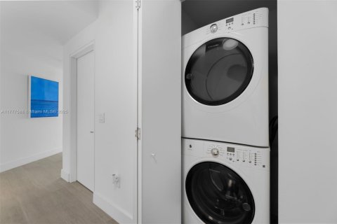 Copropriété à louer à Miami, Floride: 3 chambres, 157.75 m2 № 1937396 - photo 29