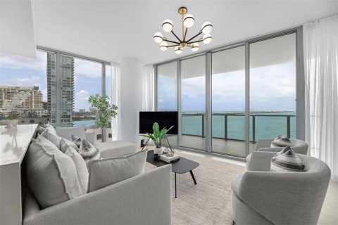 Condominio en alquiler en Miami, Florida, 3 dormitorios, 157.75 m2 № 1937396 - foto 8