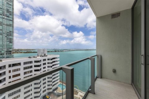Condo in Miami, Florida, 3 bedrooms  № 1937396 - photo 25