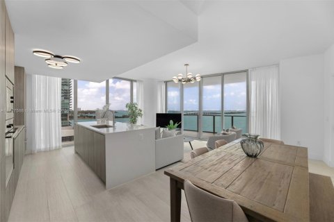 Condo in Miami, Florida, 3 bedrooms  № 1937396 - photo 12