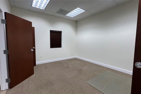 Immobilier commercial à vendre à Largo, Floride: 464.51 m2 № 2142244 - photo 7