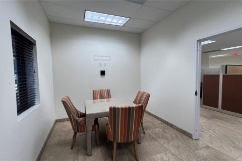 Immobilier commercial à vendre à Largo, Floride: 464.51 m2 № 2142244 - photo 11