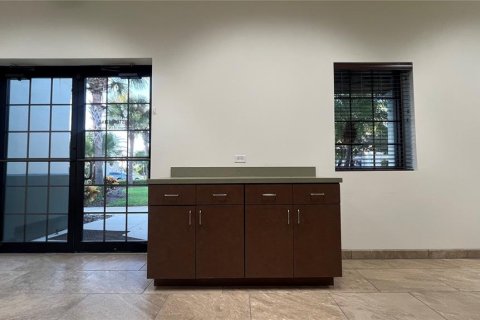 Immobilier commercial à vendre à Largo, Floride: 464.51 m2 № 2142244 - photo 13