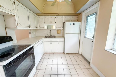 Condo in Dania Beach, Florida, 1 bedroom  № 2086485 - photo 3