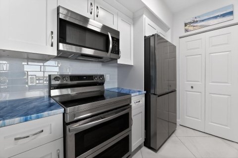 Condo in Boynton Beach, Florida, 2 bedrooms № 2190575 - photo 20