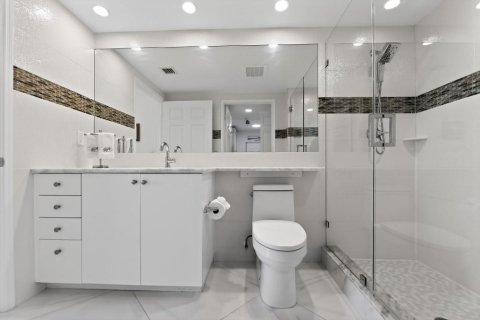Condo in Boynton Beach, Florida, 2 bedrooms № 2190575 - photo 9