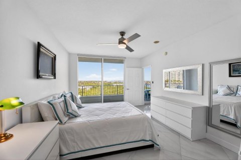 Condo in Boynton Beach, Florida, 2 bedrooms № 2190575 - photo 7