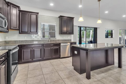 Villa ou maison à louer à Wimauma, Floride: 7 chambres, 352.94 m2 № 2310676 - photo 11