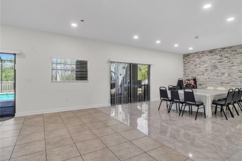 Villa ou maison à louer à Wimauma, Floride: 7 chambres, 352.94 m2 № 2310676 - photo 18