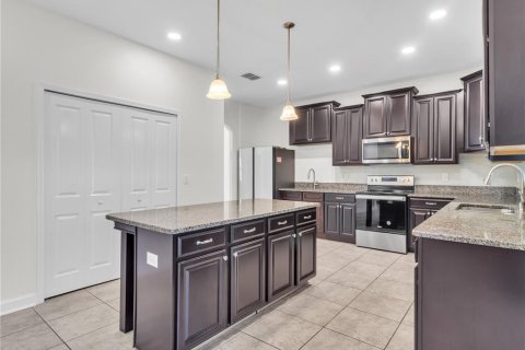 Villa ou maison à louer à Wimauma, Floride: 7 chambres, 352.94 m2 № 2310676 - photo 13