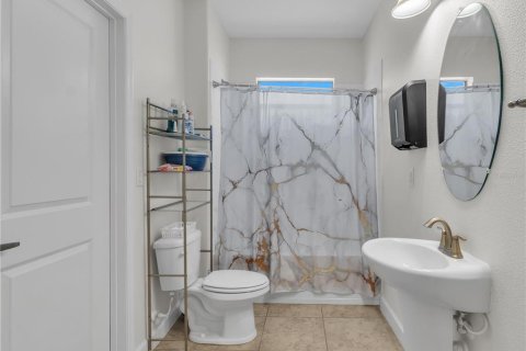 Villa ou maison à louer à Wimauma, Floride: 7 chambres, 352.94 m2 № 2310676 - photo 21