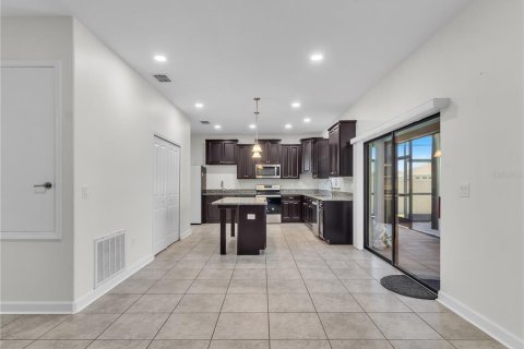 Villa ou maison à louer à Wimauma, Floride: 7 chambres, 352.94 m2 № 2310676 - photo 12