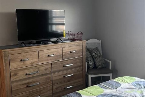 Condo in Largo, Florida, 2 bedrooms  № 1521825 - photo 21