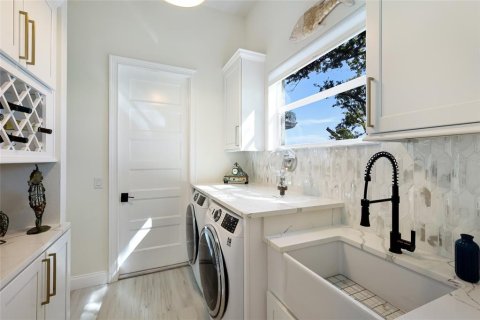 House in Placida, Florida 2 bedrooms, 189.52 sq.m. № 2133500 - photo 30