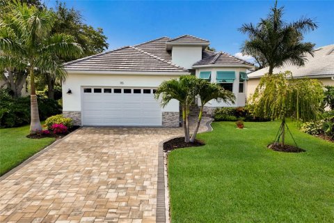 House in Placida, Florida 2 bedrooms, 189.52 sq.m. № 2133500 - photo 2