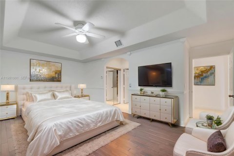 House in Pembroke Pines, Florida 4 bedrooms, 279.82 sq.m. № 2045531 - photo 10