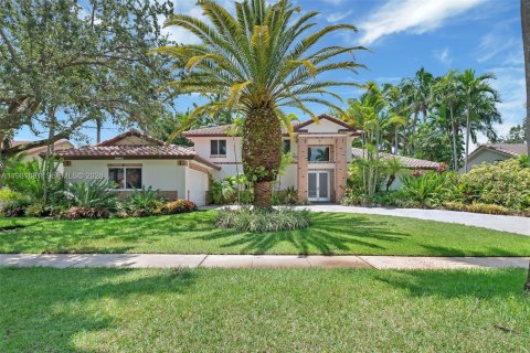 House in Pembroke Pines, Florida 4 bedrooms, 279.82 sq.m. № 2045531