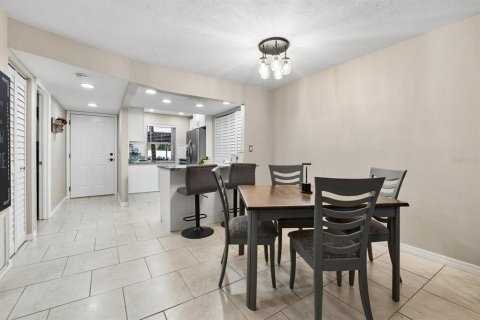 Condo in Clearwater, Florida, 2 bedrooms  № 2380396 - photo 16