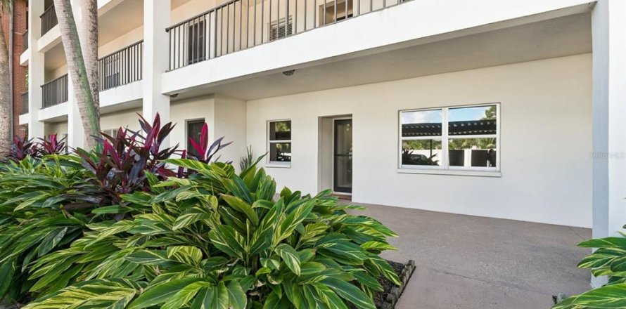 Condo in Clearwater, Florida, 2 bedrooms  № 2380396