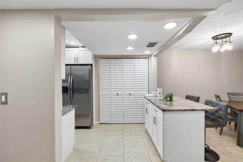 Condo in Clearwater, Florida, 2 bedrooms  № 2380396 - photo 10