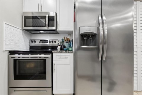 Condo in Clearwater, Florida, 2 bedrooms  № 2380396 - photo 9