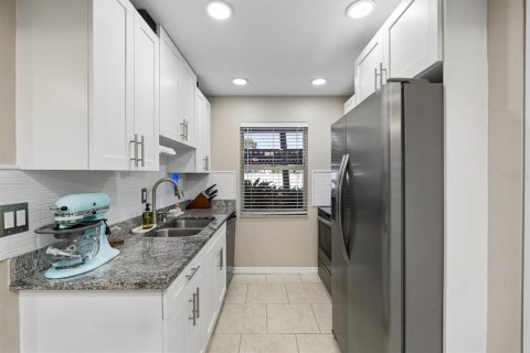 Condo in Clearwater, Florida, 2 bedrooms  № 2380396 - photo 8