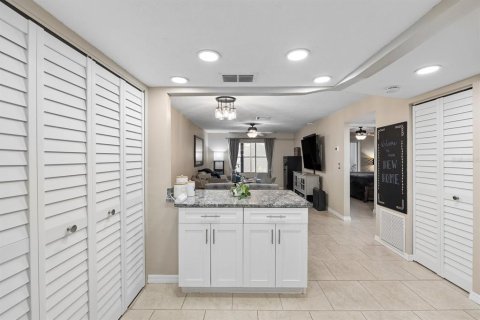 Condo in Clearwater, Florida, 2 bedrooms  № 2380396 - photo 6