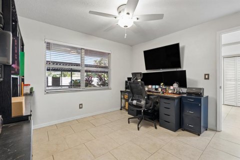 Condo in Clearwater, Florida, 2 bedrooms  № 2380396 - photo 23