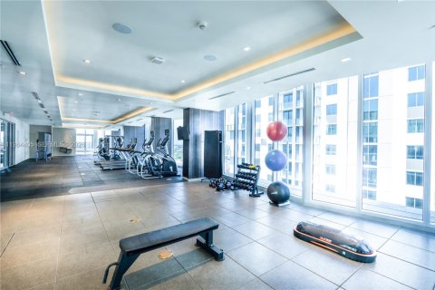 Condominio en alquiler en Miami, Florida, 2 dormitorios, 87.33 m2 № 2026118 - foto 27