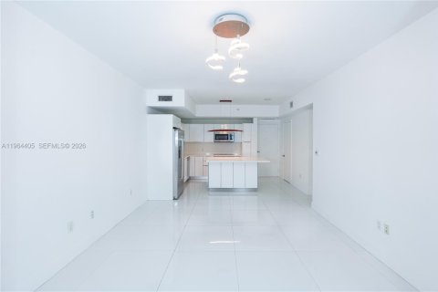 Condominio en alquiler en Miami, Florida, 2 dormitorios, 87.33 m2 № 2026118 - foto 2