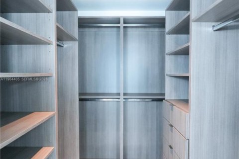 Condominio en alquiler en Miami, Florida, 2 dormitorios, 87.33 m2 № 2026118 - foto 14