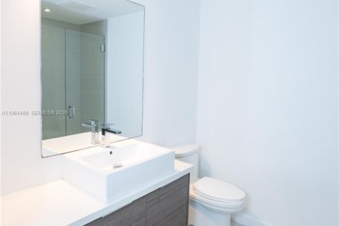 Condominio en alquiler en Miami, Florida, 2 dormitorios, 87.33 m2 № 2026118 - foto 9
