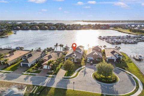 House in Bradenton, Florida 4 bedrooms, 279.64 sq.m. № 1614477 - photo 4