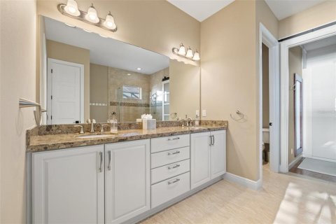 House in Bradenton, Florida 4 bedrooms, 279.64 sq.m. № 1614477 - photo 24