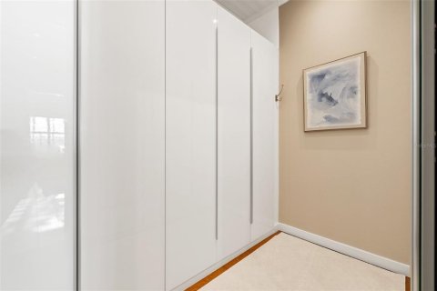 House in Bradenton, Florida 4 bedrooms, 279.64 sq.m. № 1614477 - photo 27