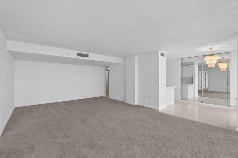 Condominio en venta en Riviera Beach, Florida, 2 dormitorios, 112.41 m2 № 2267916 - foto 11